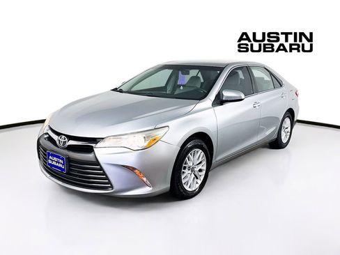 Used 2016 Toyota Camry LE image 3