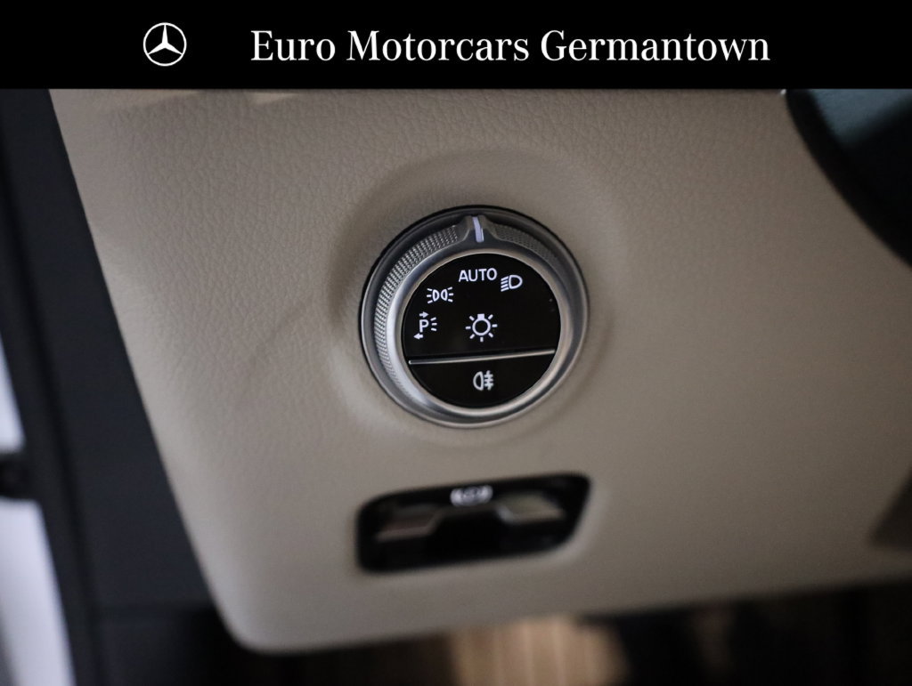 Used 2023 Mercedes-Benz C 300 4MATIC Sedan image 10