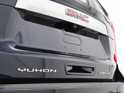 Used 2021 GMC Yukon Denali image 10