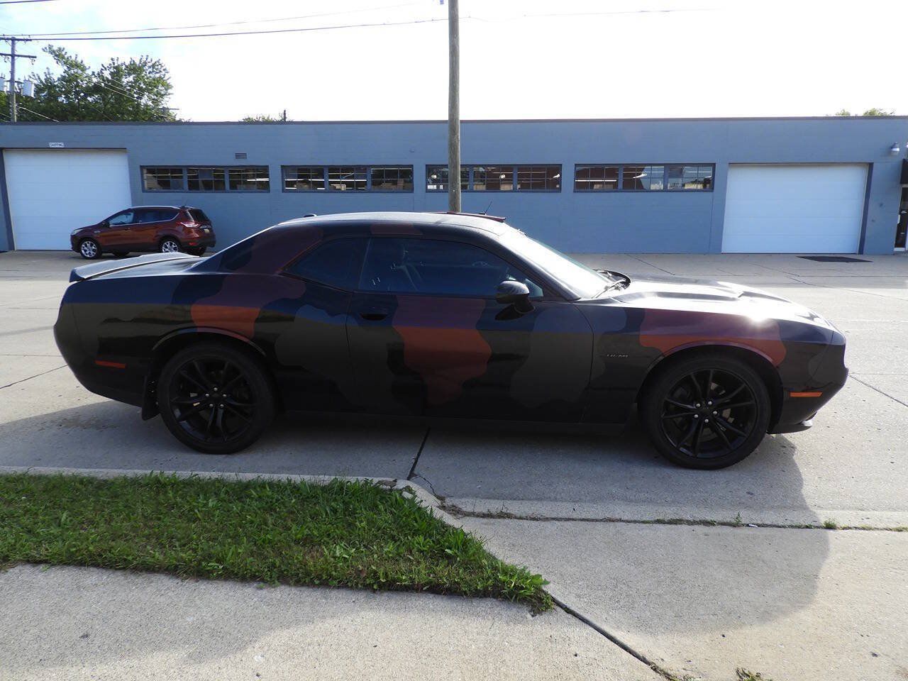 Used 2016 Dodge Challenger R/T w/ Blacktop Package RWD image 9