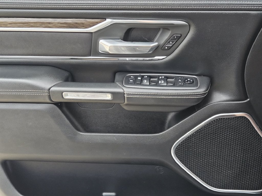 Used 2019 RAM 1500 Laramie AWD/4WD image 23