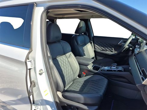 Used 2024 Mitsubishi Outlander 4WD Plug-In Hybrid image 29