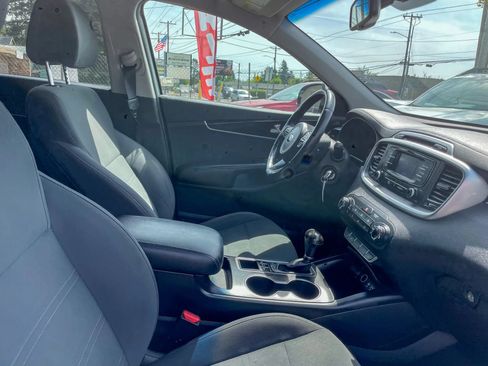 Used 2016 Kia Sorento AWD w/ LX Convenience Package image 34