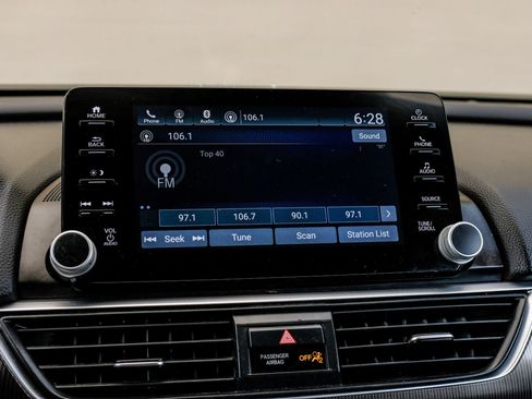 Used 2019 Honda Accord Sport image 36
