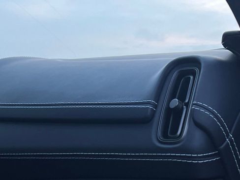 Used 2022 Aston Martin DBX Base image 33