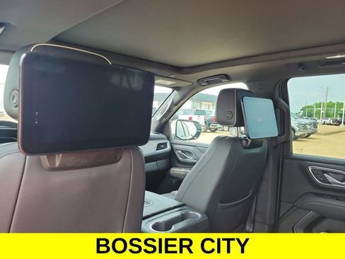 Certified 2023 GMC Yukon XL SLT w/ SLT Premium Package AWD/4WD image 36