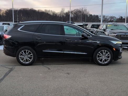 Used 2024 Buick Enclave Essence w/ Experience Buick Package image 8