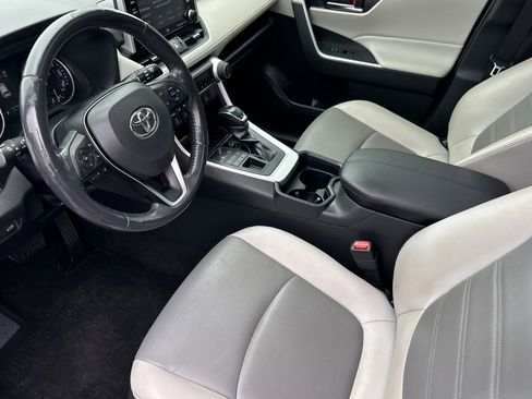 Used 2019 Toyota RAV4 XLE Premium w/ Advanced Technology Package AWD/4WD image 10