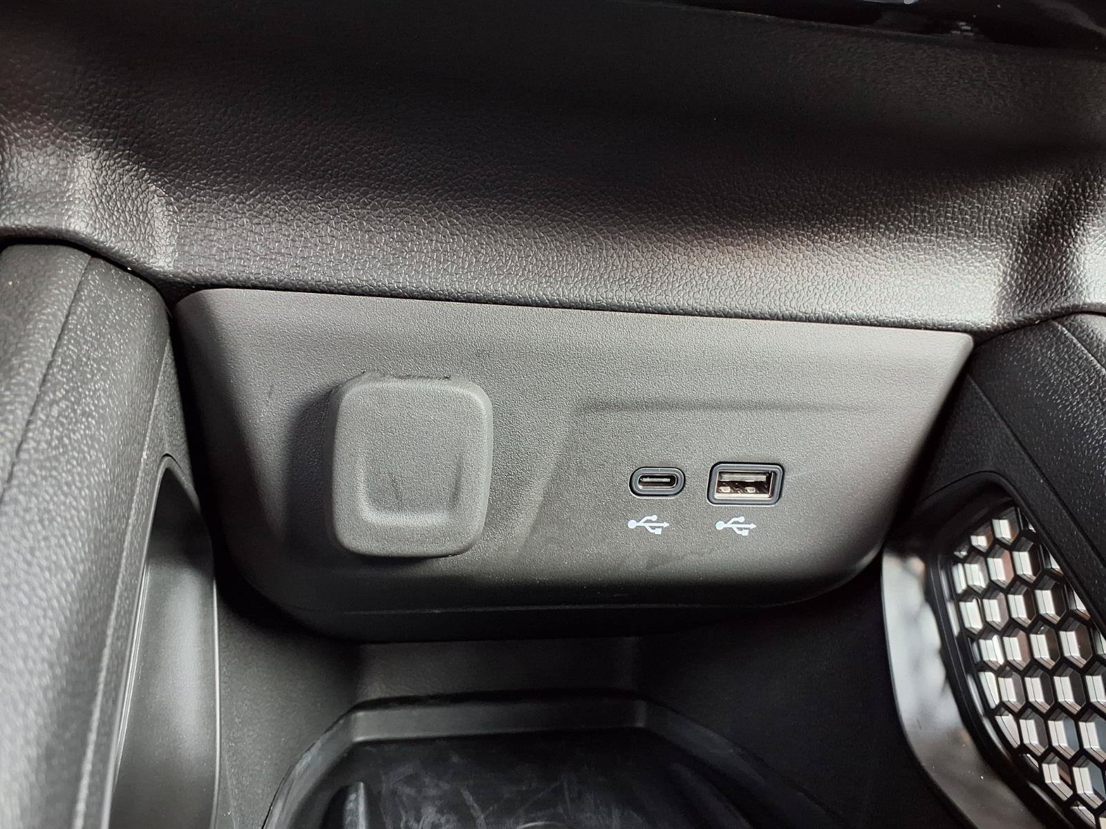 Used 2026 Chevrolet TrailBlazer RS w/ Convenience Package AWD/4WD image 8
