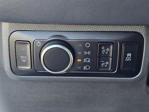 Used 2025 Ford Mustang Mach-E Premium image 18