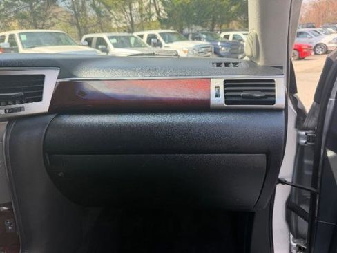 Used 2013 Lexus LX 570 4WD image 39