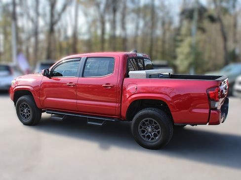 Used 2019 Toyota Tacoma SR image 9