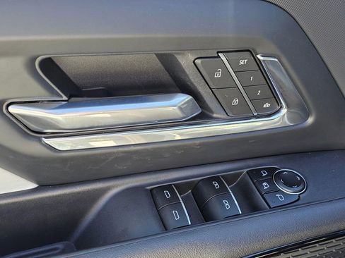Used 2025 Chevrolet Silverado EV RST AWD/4WD image 23