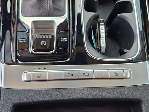Certified 2024 Kia Carnival EX FWD image 28