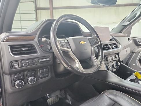 Used 2021 Chevrolet Suburban Premier w/ Premium Package AWD/4WD image 18