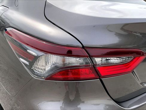 Used 2021 Toyota Camry LE image 25