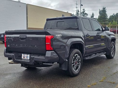 Used 2025 Toyota Tacoma TRD Sport AWD/4WD image 8