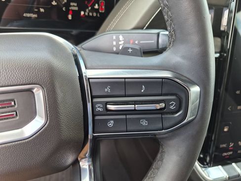 Used 2025 GMC Yukon Elevation w/ LPO, Elevation Black Package AWD/4WD image 11