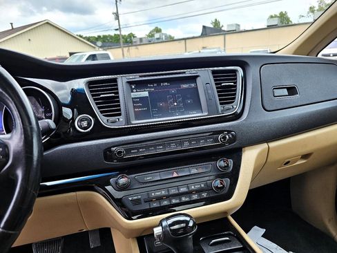 Used 2015 Kia Sedona SX Limited image 5