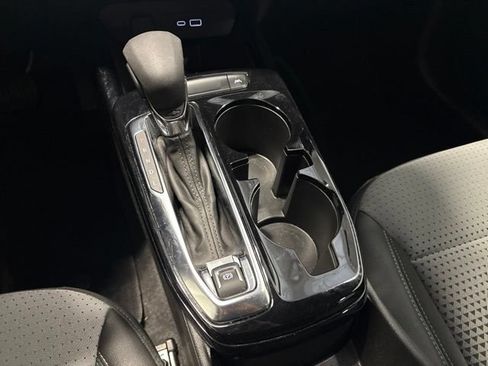 Used 2025 Chevrolet Trax LT FWD image 21