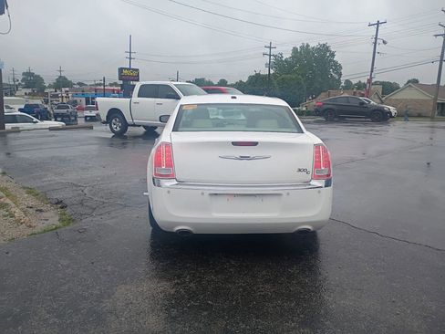 Used 2011 Chrysler 300 C RWD image 6