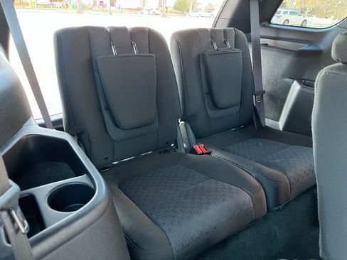 Used 2014 Ford Explorer XLT w/ Equipment Group 201A image 23