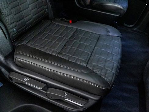 Used 2025 Cadillac Escalade Sport Platinum image 28