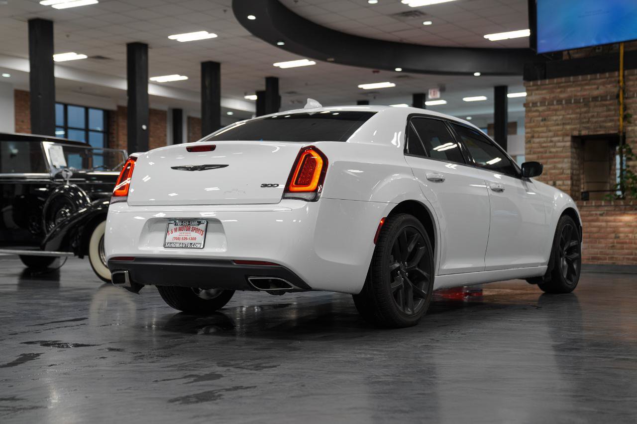 Used 2023 Chrysler 300 Touring w/ Sport Appearance Package RWD image 13