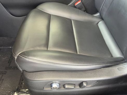 Used 2024 Cadillac XT4 Premium Luxury FWD image 5