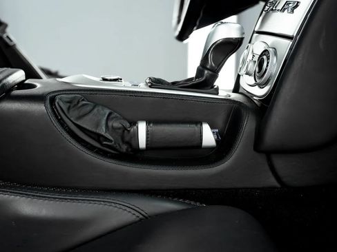 Used 2006 Mercedes-Benz SLR image 15