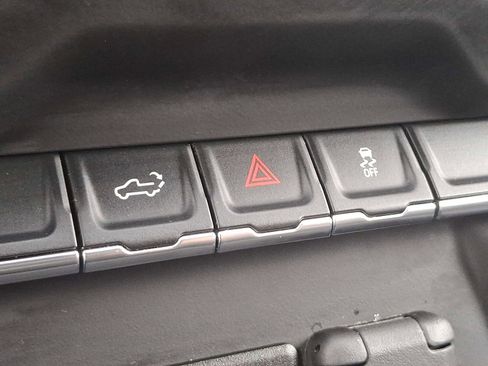 Used 2020 Chevrolet Silverado 1500 Custom w/ Custom Value Package image 22