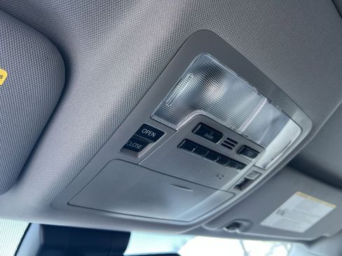 Used 2018 Toyota Highlander XLE image 34