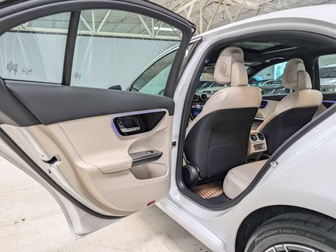 Used 2025 Mercedes-Benz C 300 4MATIC Sedan image 19