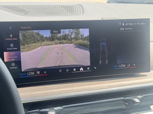 Used 2026 BMW X5 xDrive50e w/ Premium Package image 8