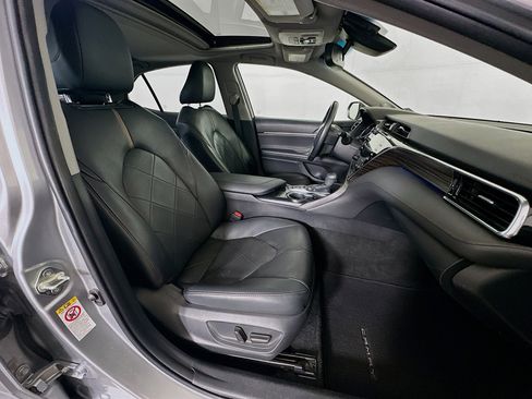 Used 2018 Toyota Camry XLE w/ Audio Package FWD image 31