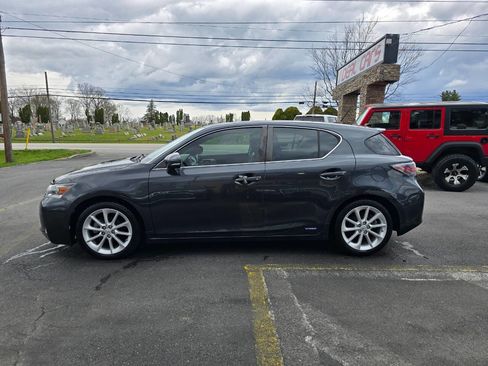 Used 2011 Lexus CT 200h Premium image 6