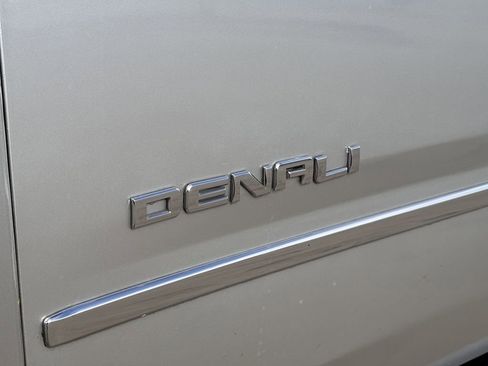 Used 2018 GMC Yukon Denali w/ Denali Ultimate Package image 10