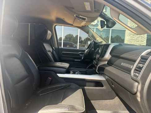Used 2019 RAM 1500 Laramie AWD/4WD image 14