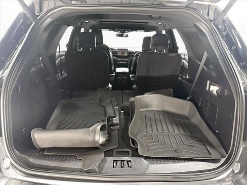 Used 2020 Ford Explorer Limited image 11