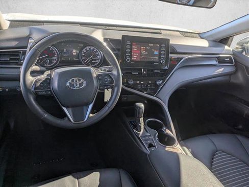 Used 2024 Toyota Camry SE image 15