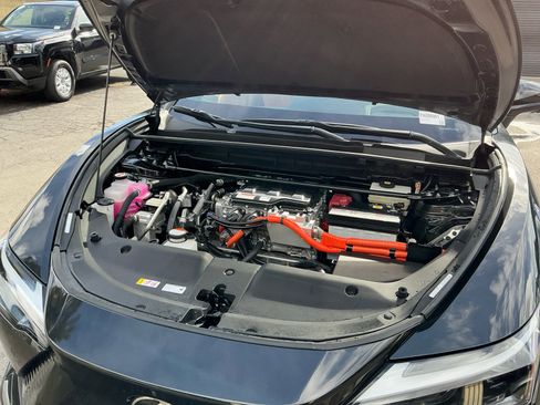 Used 2023 Lexus RZ 450e Premium image 24