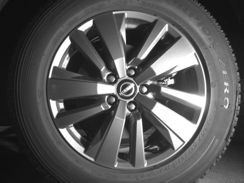 Used 2025 Nissan Pathfinder SV FWD image 14