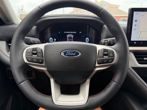 New 2026 Ford Explorer Active w/ Active Comfort Package RWD image 24