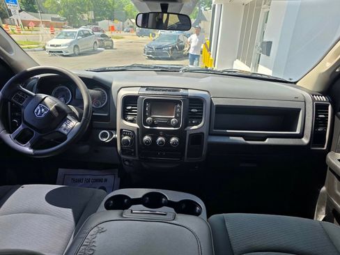 Used 2018 RAM 1500 Express w/ Express Value Package AWD/4WD image 12