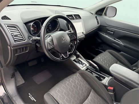 Used 2025 Mitsubishi Outlander Sport ES image 18