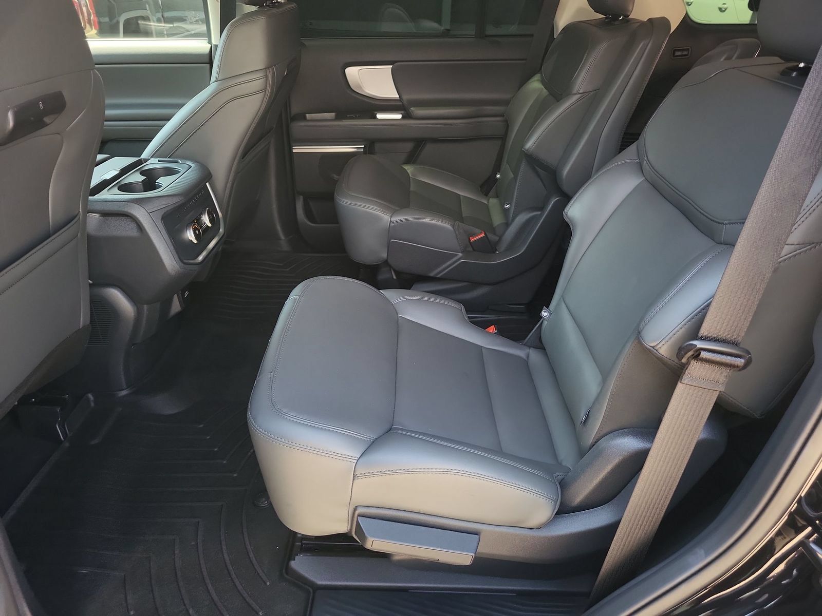 Used 2026 Ford Expedition Active AWD/4WD image 23