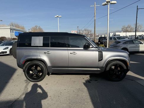 Used 2021 Land Rover Defender 110 SE image 5