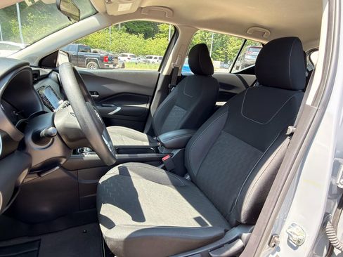 Used 2024 Nissan Kicks SV FWD image 10