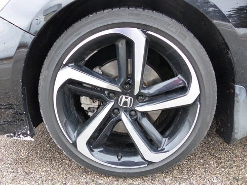 Used 2018 Honda Accord Sport image 13