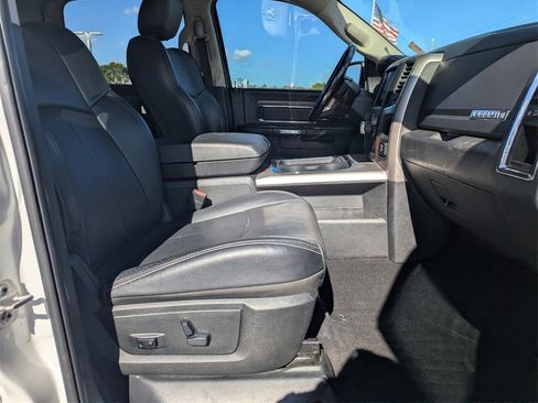 Used 2018 RAM 1500 Laramie w/ Convenience Group image 10